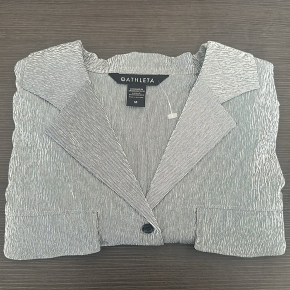 Athleta Silver/Grey Echo Short Sleeve Button Front Shirt Size Medium NWOT - Picture 10 of 10
